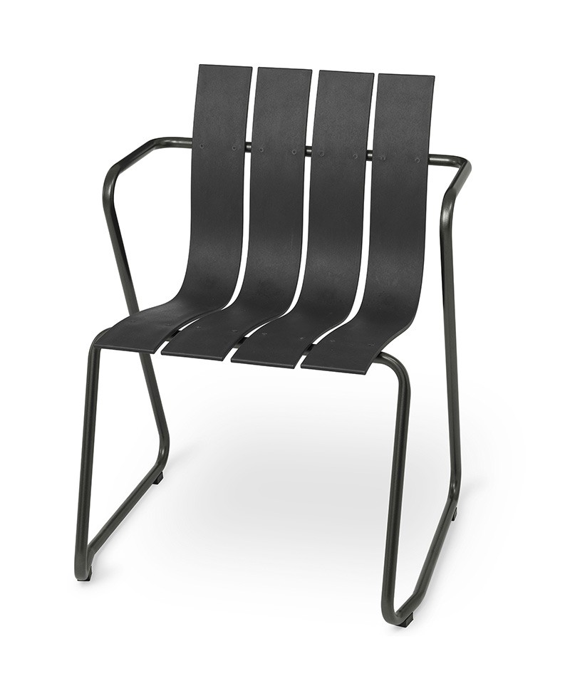 Mater Ocean Chair - Stuhl aus recyceltem Fischernetz at RAUM concept store