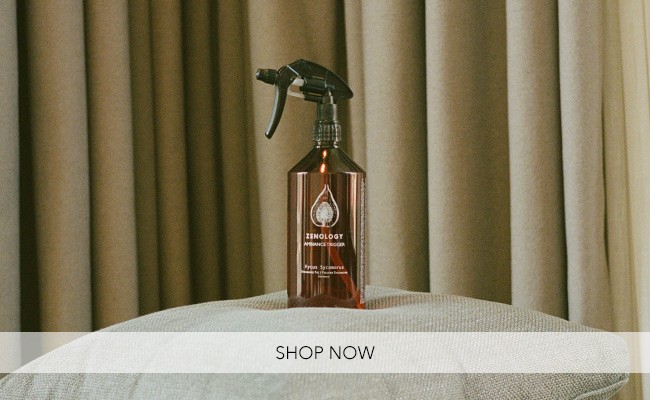 Hier sehen Sie ein Moodbild des Ambiance Trigger Spray von Zenology im RAUM concept store.