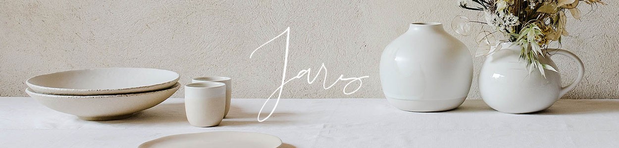 Dieses Banner zeigt die Keramik der Marke Jars aus Frankreich im RAUM concept store.