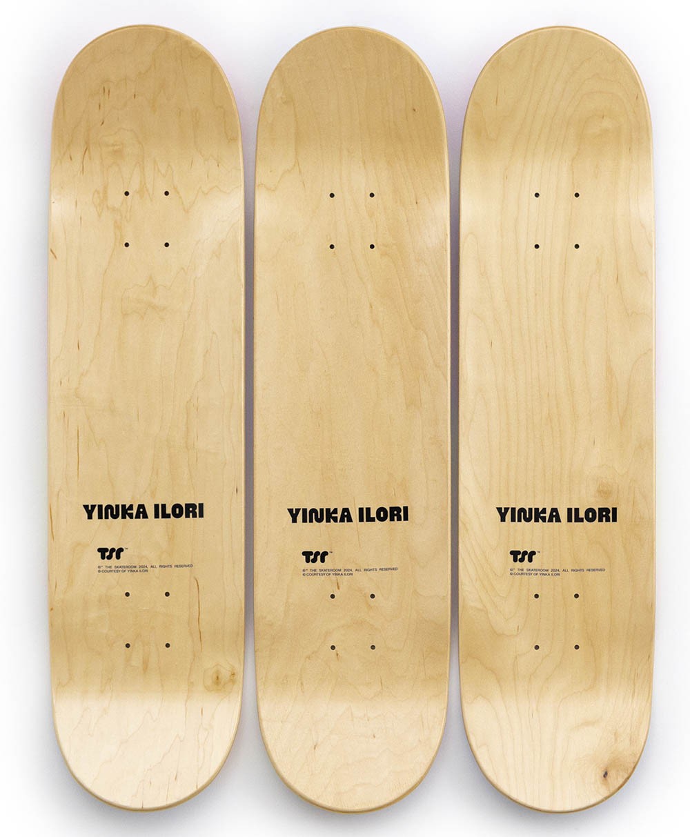 Dieses Produktbild zeigt das Skateboard Kunstobjekt x Yinka Ilori Loving you is easy (Set) von The Skateroom im RAUM concept store.