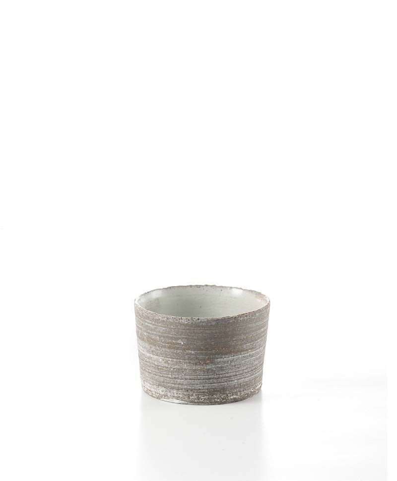 Hier sehen Sie: Handgefertigte Keramik-Schale klein von Christine Wagner