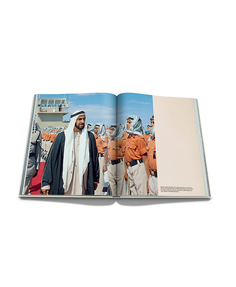 Hier sehen Sie ein Foto vom Bildband The Impossible Collection Sheikh Zayed: An Eternal Legacy von Assouline im RAUM concept store