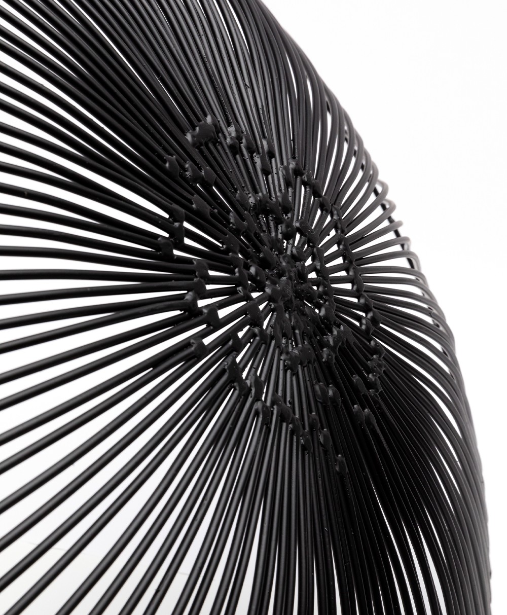 Hier abgebildet die Eisenschale Edo designed von Antonino Sciortino für Serax - RAUM concept store