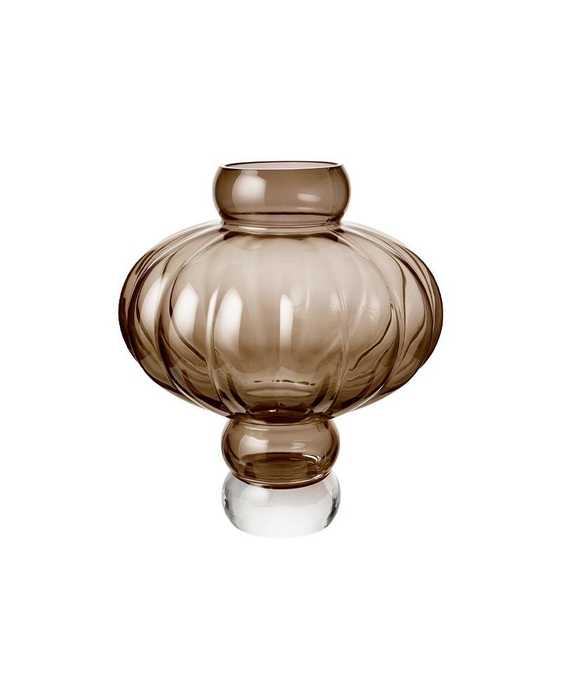 Hier sehen Sie ein Foto der Balloon #03 Vase von Louise Roe in einem Blog Beitrag vom RAUM concept store