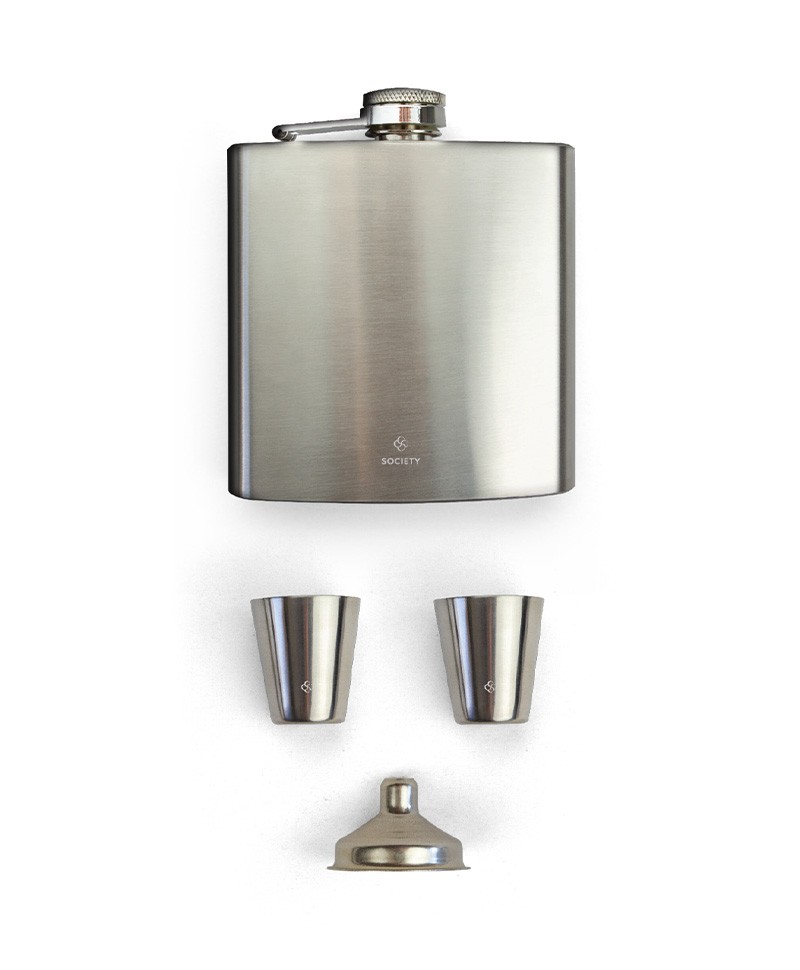 Hier sehen Sie: Stainless Steel Flask and Shotglass Set%byManufacturer%