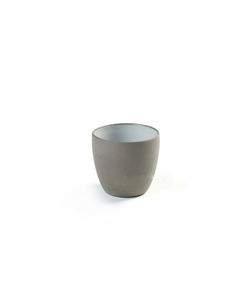 Hier sehen Sie den Espresso-Cup von der Marke Serax aus der DUSK Kollektion – im Onlineshop RAUM concept store