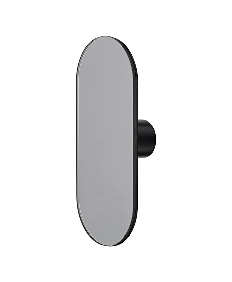 Hier abgebildet ist der OVALI Spiegel Wandhaken von AYTM in Schwarz – im Onlineshop RUAM concept store