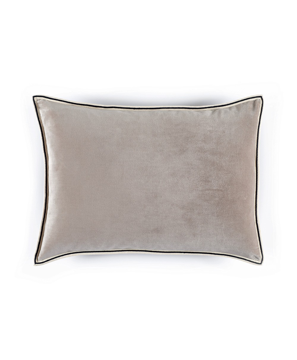 Velvet cushion Aristote with piping finish