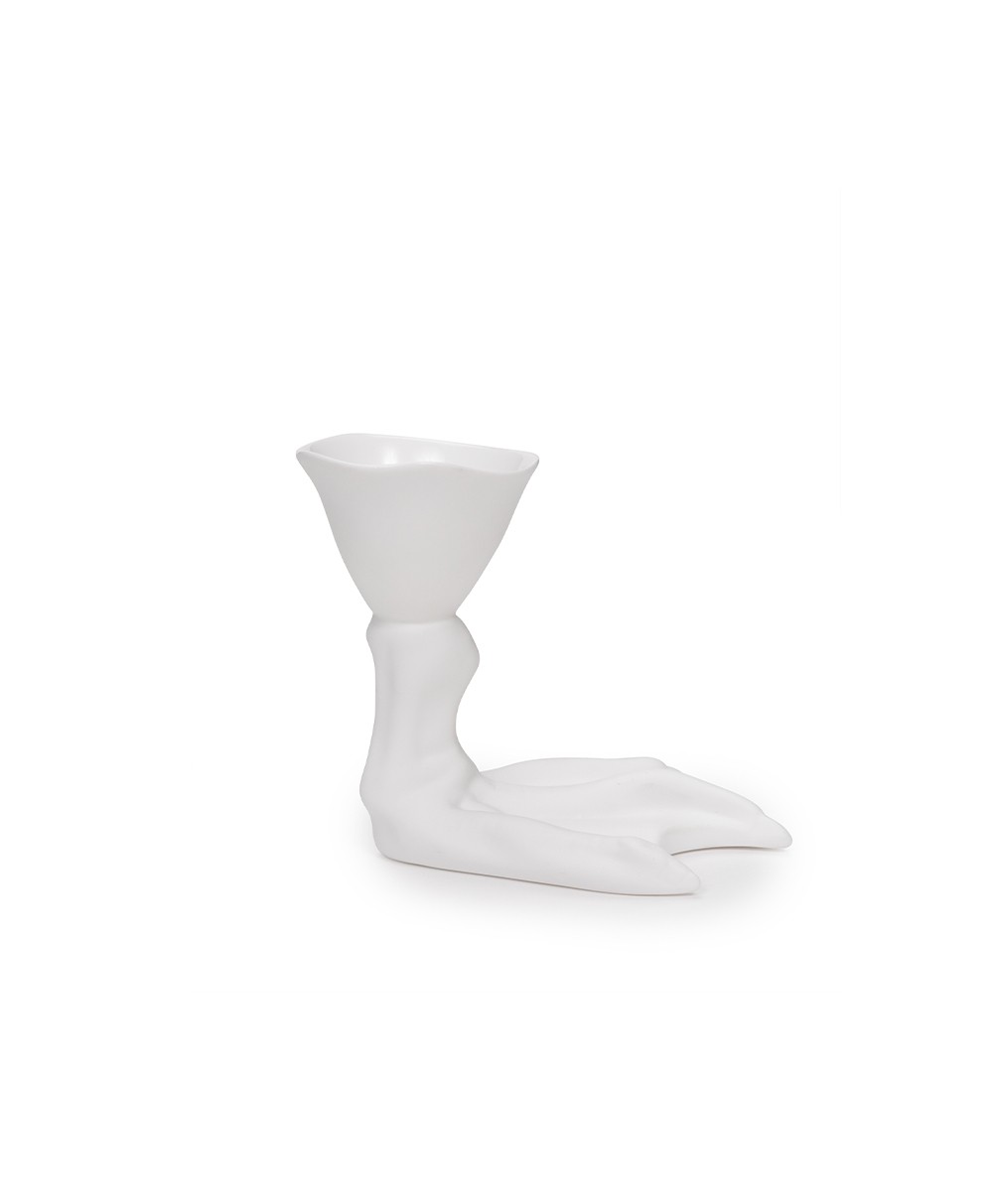 Hier abgebildet der Egg Cup White Peking von Roos van de Velde mit Serax - RAUM concept store