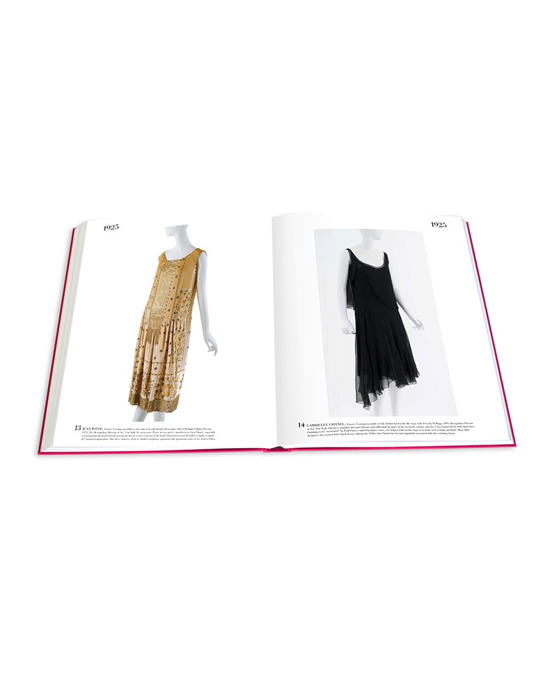 Hier sehen Sie die Innenansicht vom Bildband The Impossible Collection of Fashion von Assouline im RAUM concept store