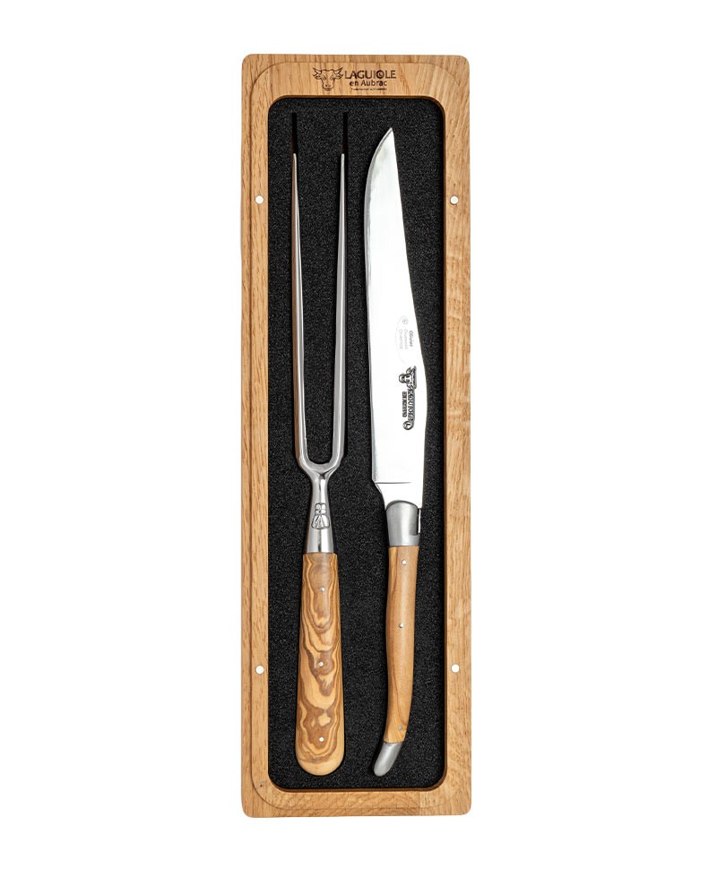 Carving set with meat knife and meat fork