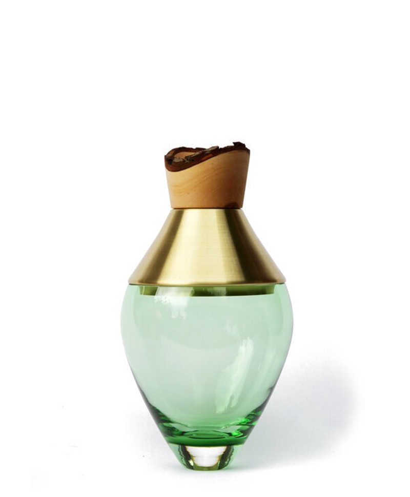Dieses Produktbild zeigt die Glasvase India small in jade von Utopia & Utility im RAUM concept store.