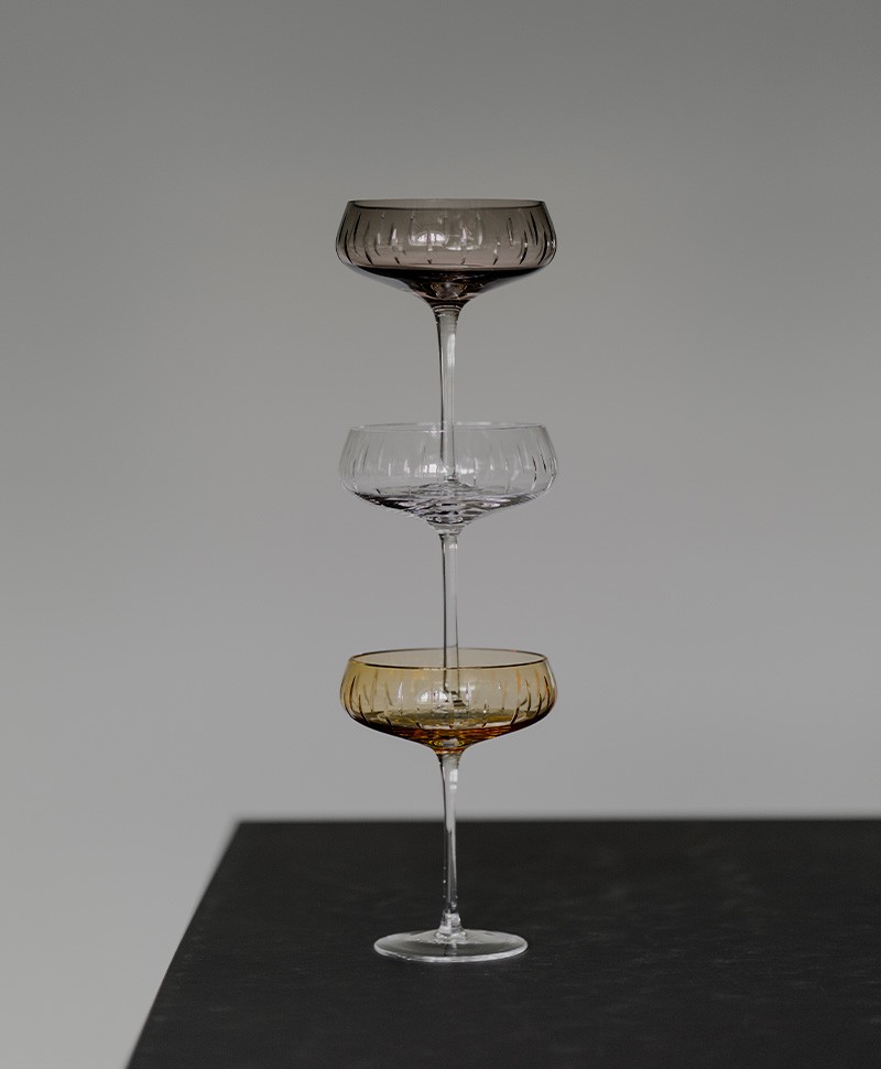 Hier sehen Sie ein Bild vom Champagne Coupe von Louise Roe im Blog Post über angelaufene Gläser