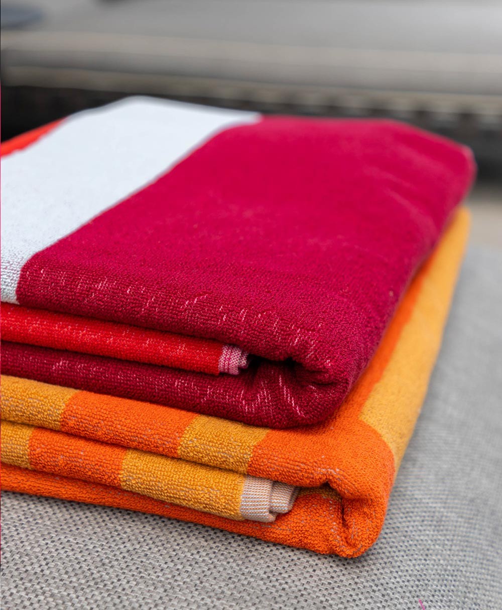 Hier sehen Sie: Luxuriöses Handtuch aus 100% Baumwolle%byManufacturer%