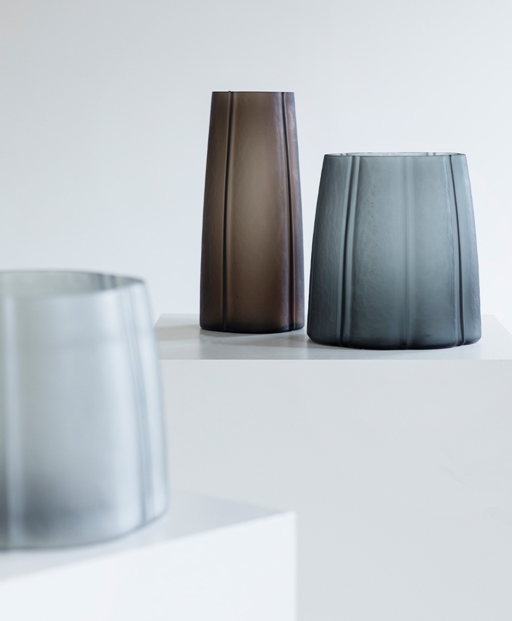 Hier abgebildet die Vasen Shapes von Piet Boon - by Serax - RAUM concept store