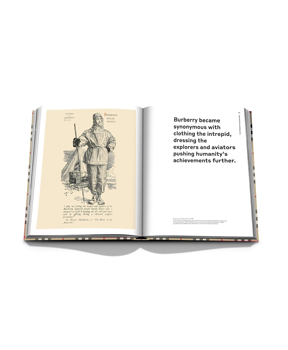 Ein Einblick in den Bildband „Burberry“ aus der Legends Kollektion von Assouline im RAUM concept store 