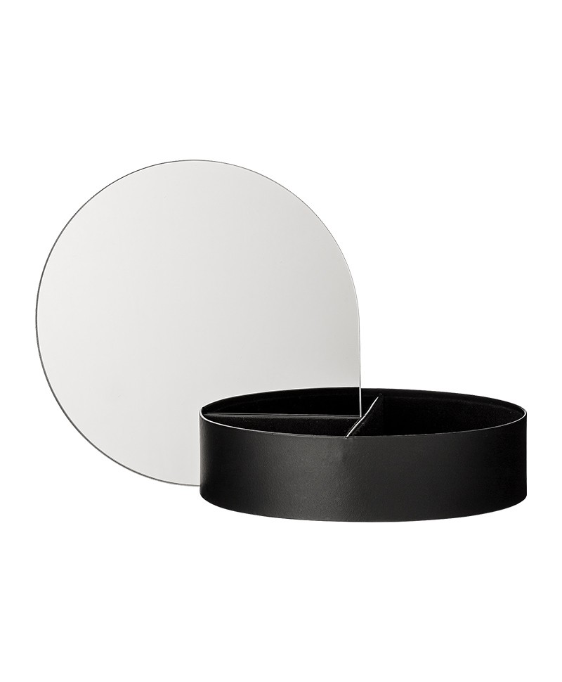 Hier abgebildet ist die GUTTA Schmuckbox mit Spiegel von AYTM in Schwarz – im Onlineshop RUAM concept store