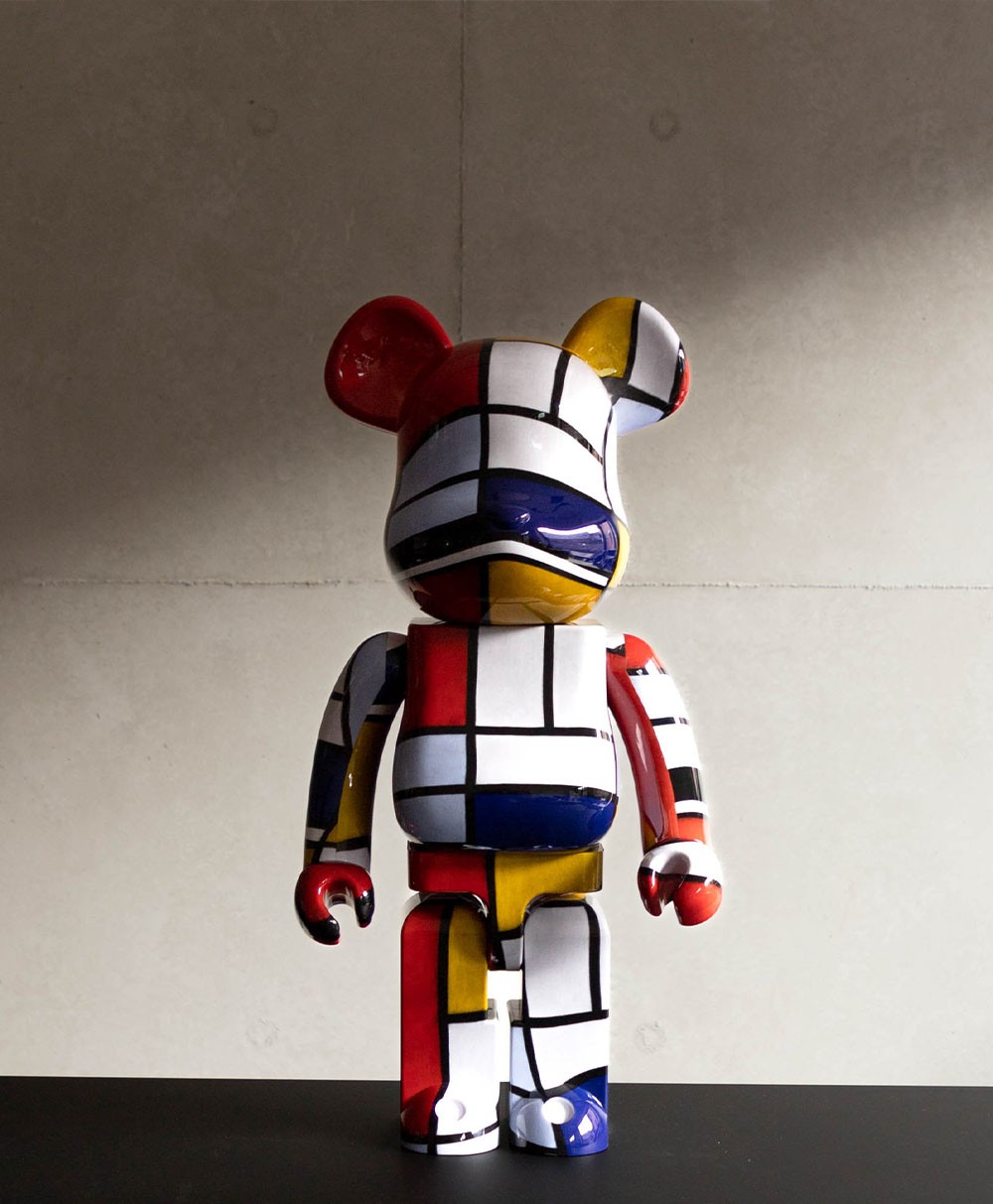 Hier abgebildet ein Moodbild von Medikom Toys - Bearbrick - Art Lovers - RAUM concept store