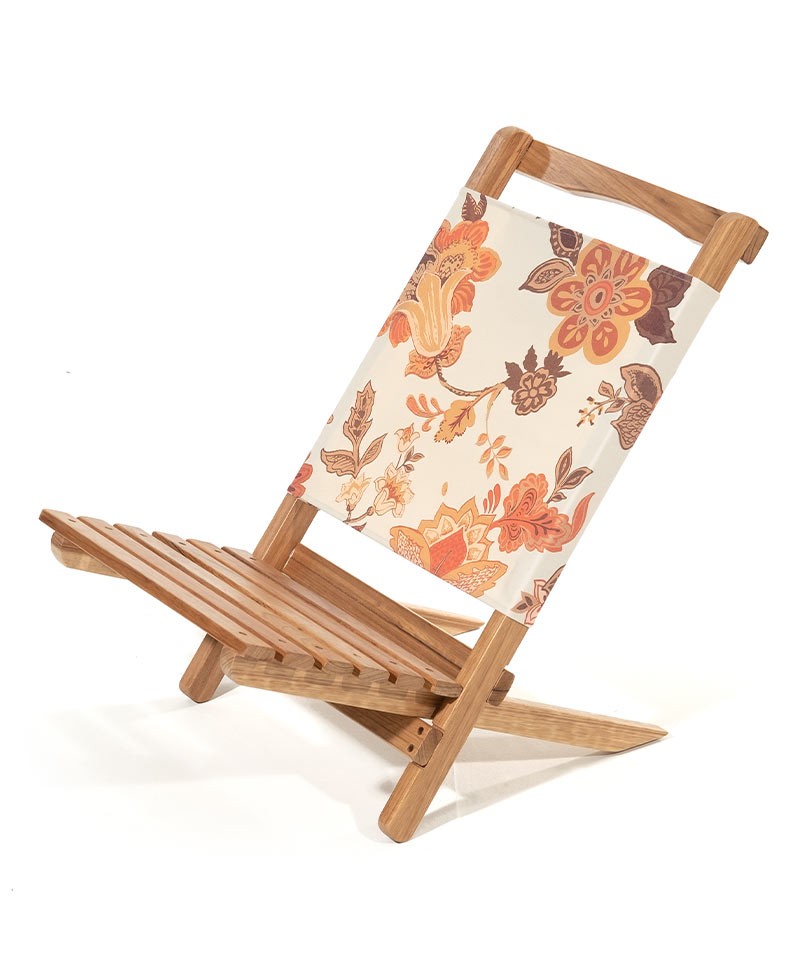 Hier abgebildet ist der The 2-Piece Chair in paisley bay von Business & Pleasure Co. – im RAUM concept store