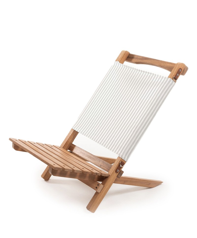 Hier abgebildet ist der The 2-Piece Chair von Business & Pleasure Co. – im RAUM concept store