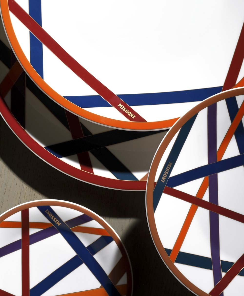 Hier abgebildet das Geschirr Set Nastri Multicolor von Missoni - RAUM concept store