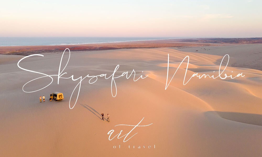 Hier sehen Sie ein Bannerbild der Wüste Namibias für einen Blogbeitrag von art of travel für RAUM concept store