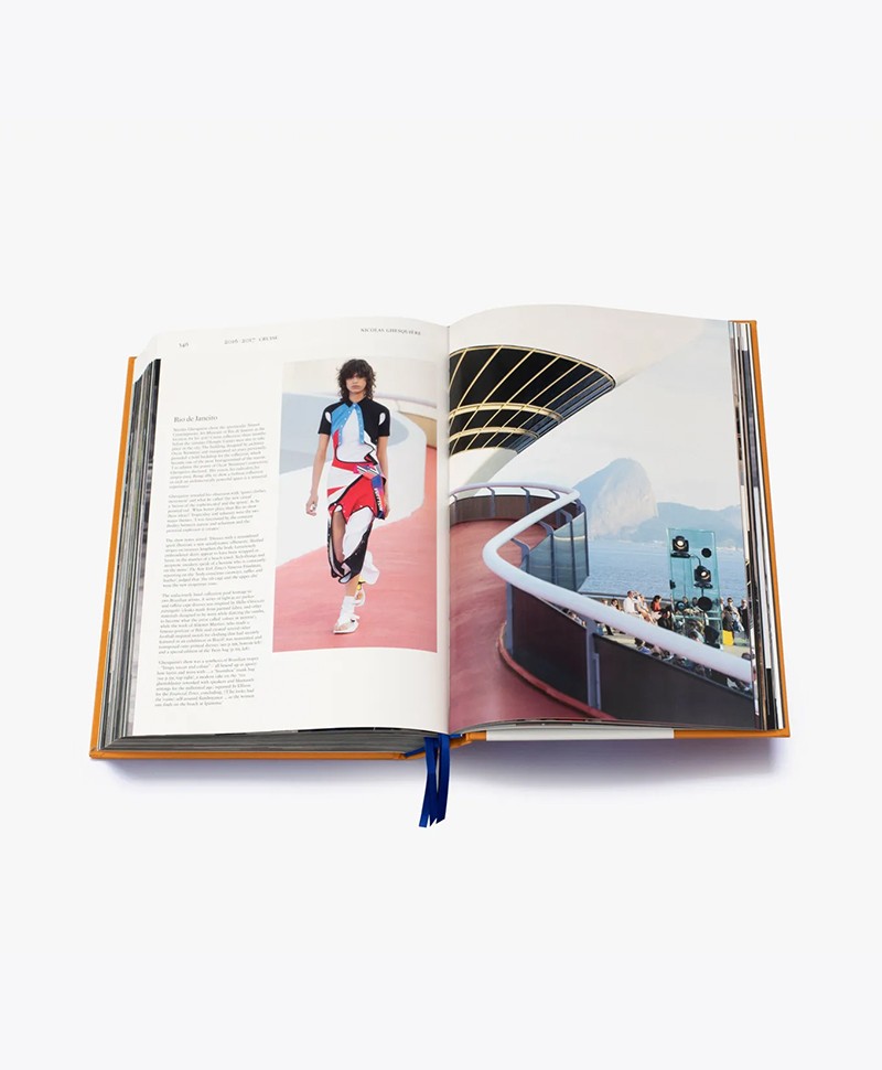Louis Vuitton Catwalk: The Complete Fashion Collections - order from  RaumConceptstore