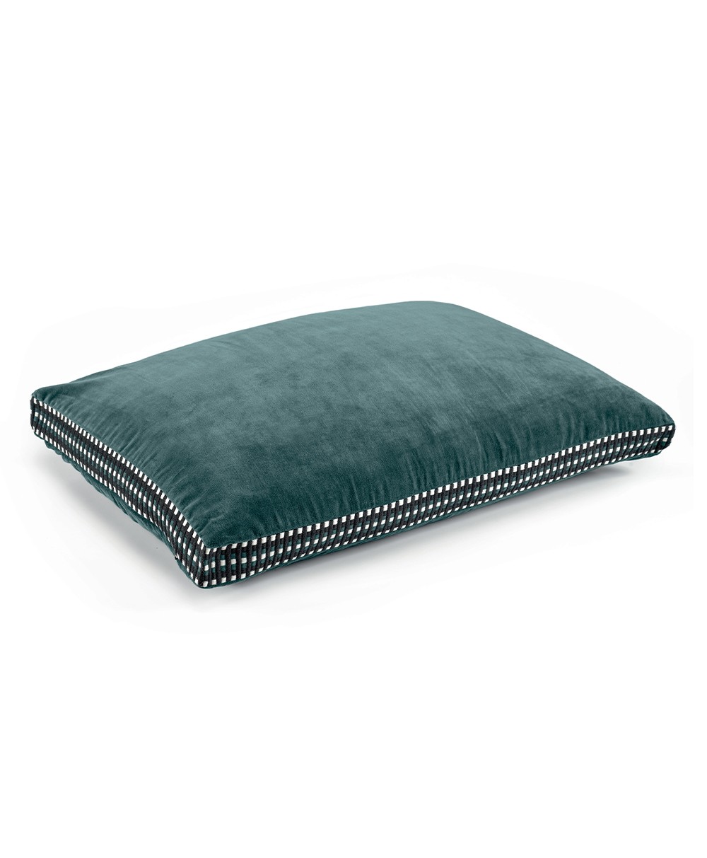 Velvet cushion Athena with piping finish from Élitis - order online ...