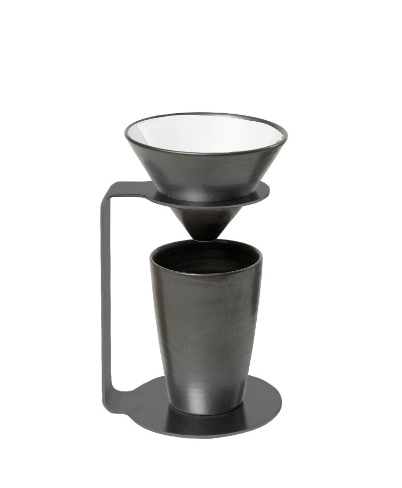 Hier sehen Sie das Mycoffee Filterkaffee Set aus Schwarzstahl von Raumgestalt – RAUM concept store