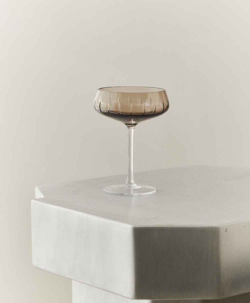 Hier sehen Sie: Champagne Coupe Single Cut%byManufacturer%